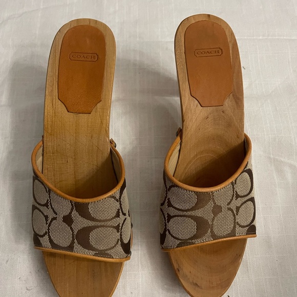 Wooden coach heels - Picture 2 of 5